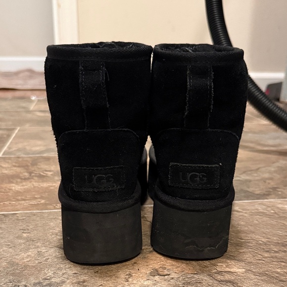 UGG platform boot - Picture 3 of 5